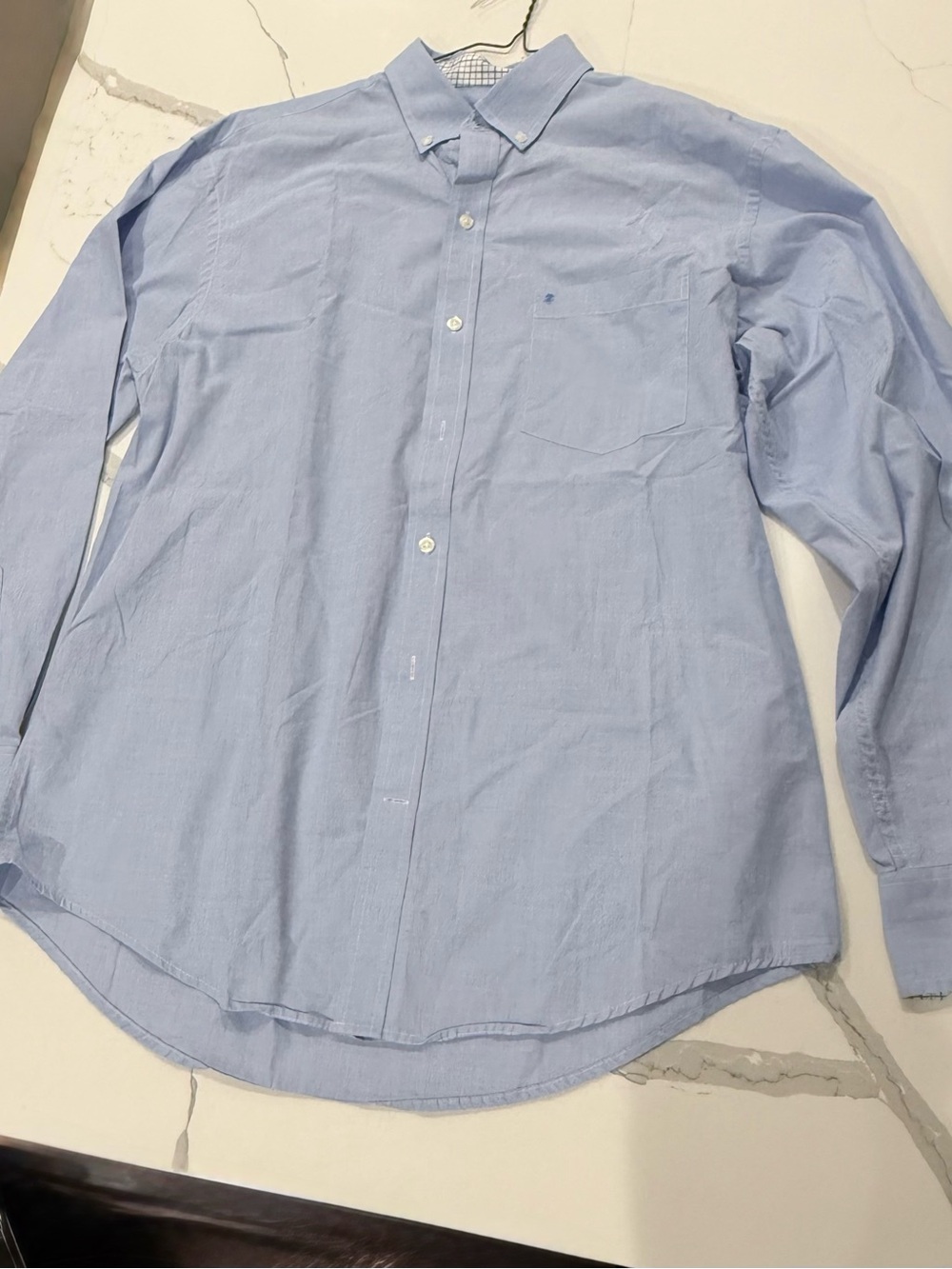 Izod Light Blue Button-Down Dress Shirt. Men’s medium.  LIKE NEW!